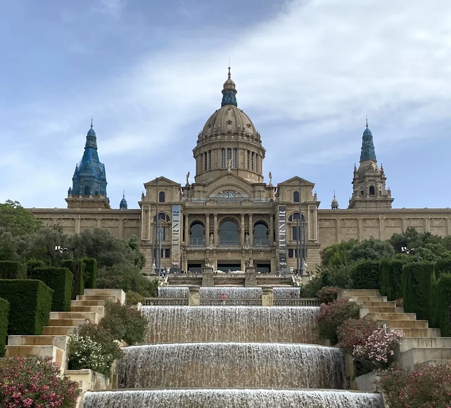 Palau Nacional am Montjuïc, gesehen vom Brunnen, über Poble-sec