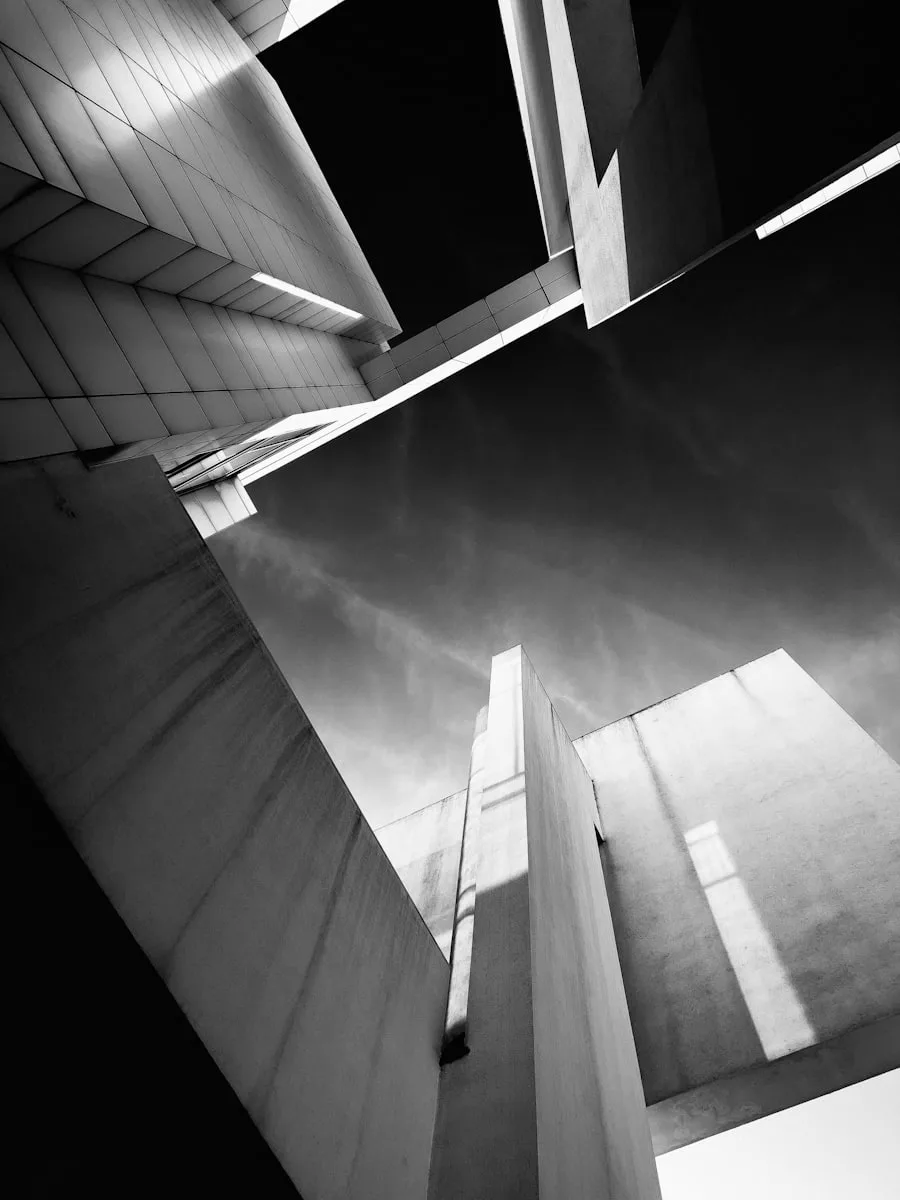 MACBA, muzeul de artă contemporană al Barcelonei, în Raval