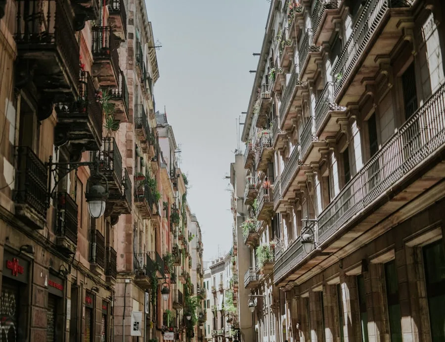 Weiße Fassaden im Eixample, Barcelona