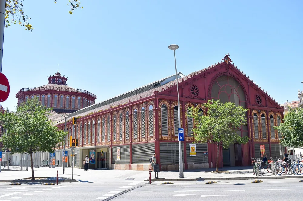 Façade d'immeuble moderniste à Barcelone