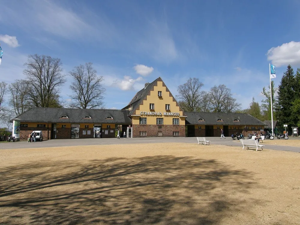 El lago Wannsee con su balneario, Berlín