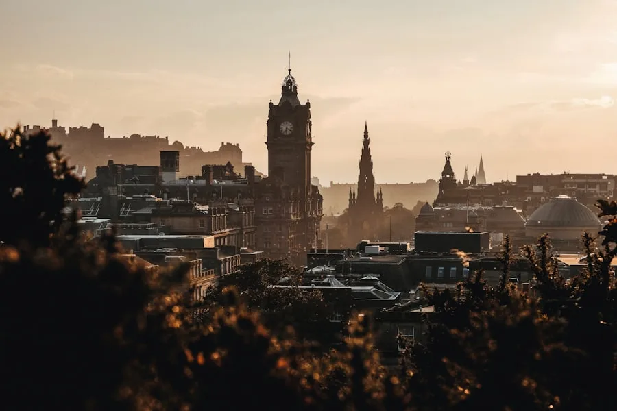 Edinburgh Castle kaljul Old Towni kohal