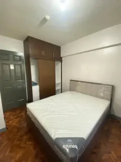 Camera con letto matrimoniale, Baixa