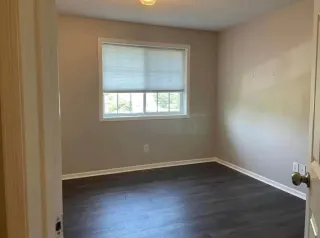 Chambre non meublée disponible, Vasara