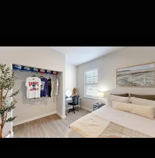 Quarto em prédio residencial, St Patrick's Parade