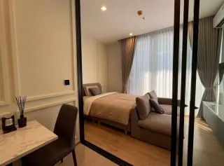 Room in well-kept building