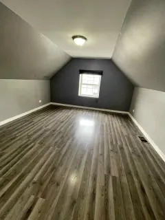Empty room to furnish