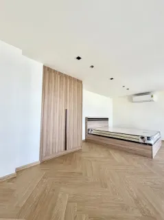 Cameră în casă primitoare, Triftstraße