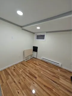 Empty room to furnish