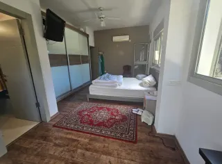 Habitación moderna en casa cuidada, Wichertstraße