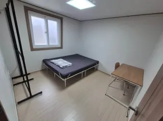 Room in coliving, Carrer de Castellbisbal