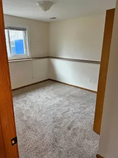 Empty room to furnish
