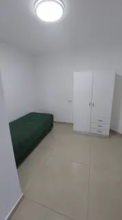 Habitación en edificio bien cuidado