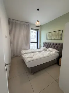 Room in renovated apartment, Carrer de Josep Sangenís