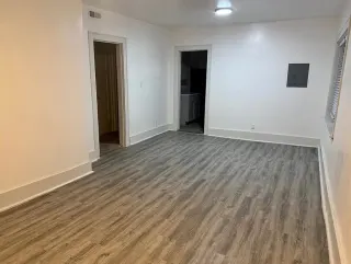 Quarto vazio disponível, Greenfield Crescent