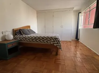 Cameră cu dulap încastrat, Carrer de Sant Ramon