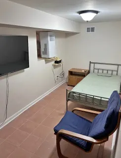 Chambre en appartement habité, Lochend