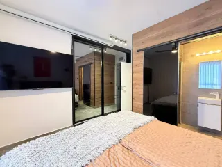 Habitación en casa recientemente reformada