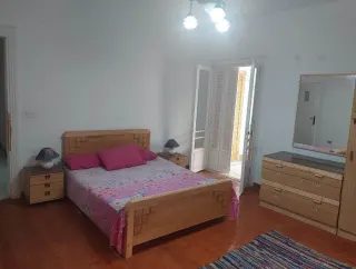 Zimmer mit geräumigem Kleiderschrank
