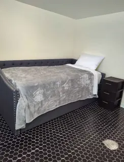 Cameră single în apartament liniștit, Seaview Avenue North