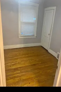 Cameră în apartament locuit