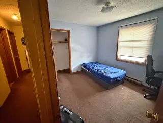 Zimmer in bewohnter Wohnung