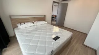 Habitación con cama, muebles a completar a tu gusto