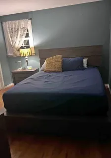 Espaciosa habitación con cama doble
