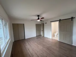 Quarto sem móveis, disponível já