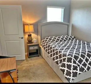 Double room in quiet apartment