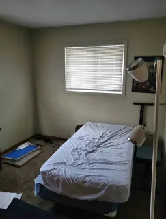 Quarto em edifício bem cuidado, Lavarna Road