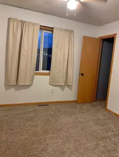 Zimmer ohne Möbel, sofort verfügbar