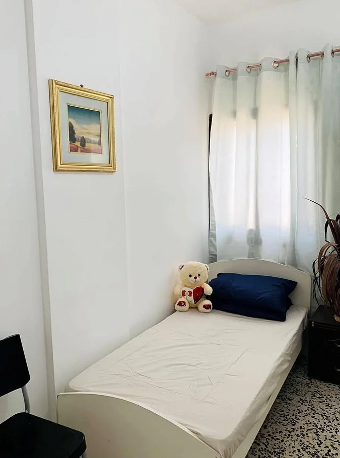 Fotografie 1 din 1: Cameră în imobil select