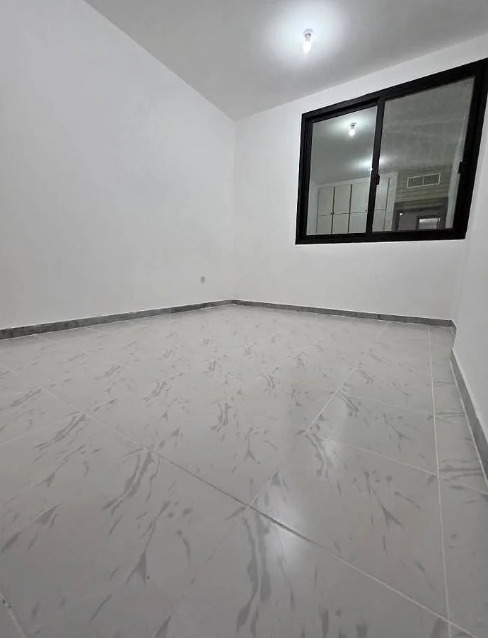 Photo 1 of 1: Empty room in a shared apartment, Via del Turchino